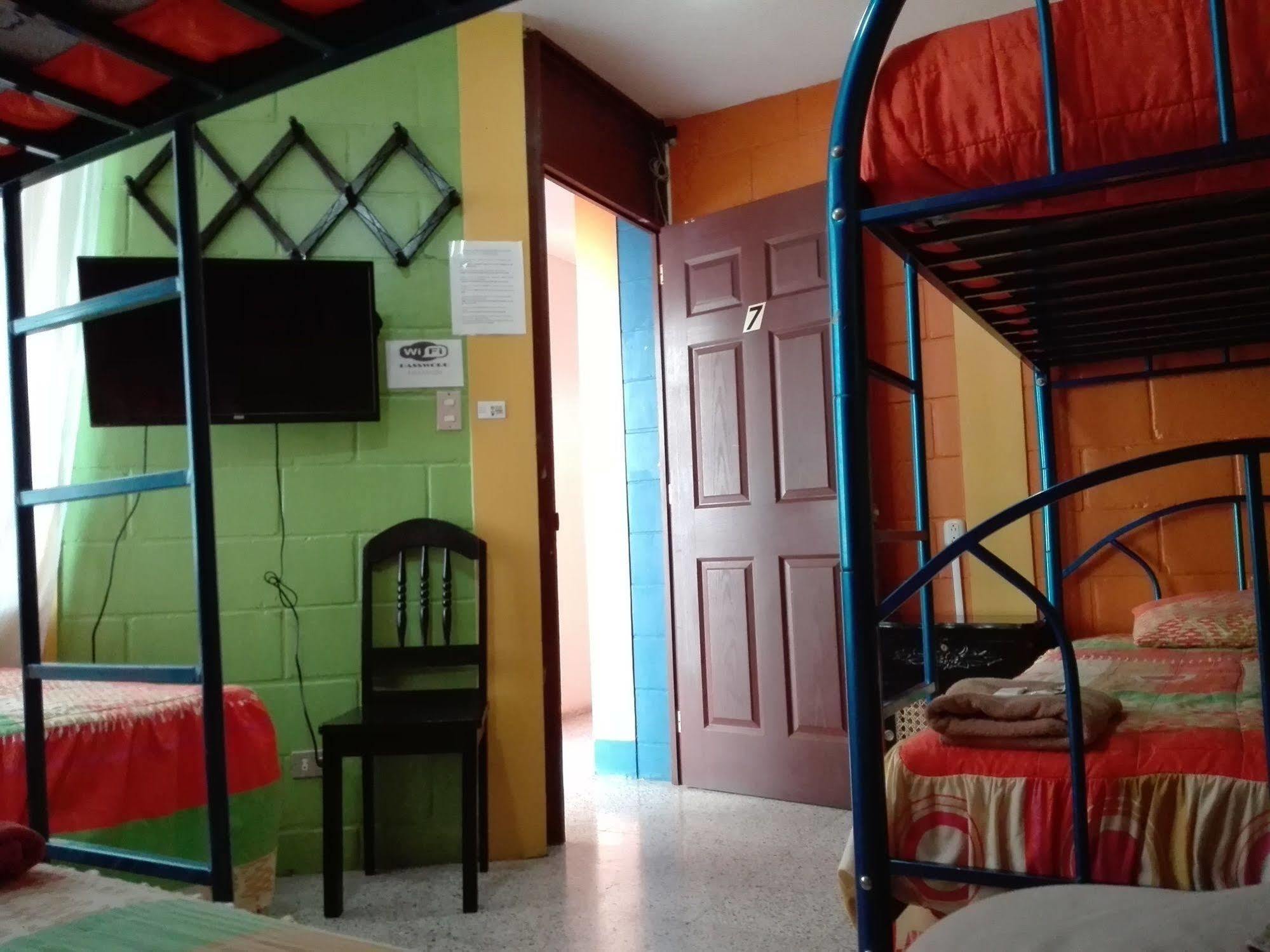 Hostal Guatefriends Guatemala City Luaran gambar
